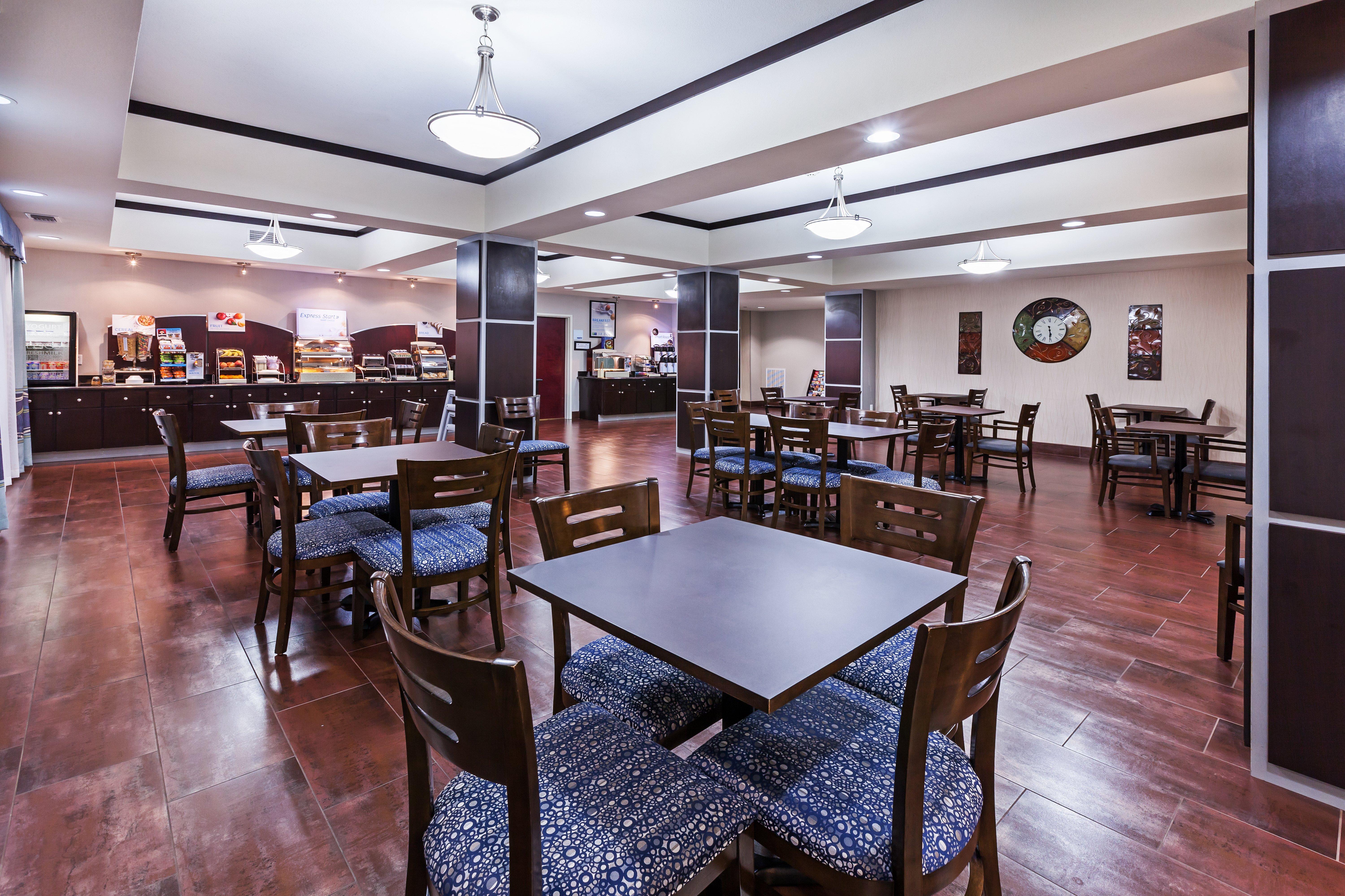 Holiday Inn Express & Suites Cleveland By Ihg Ngoại thất bức ảnh