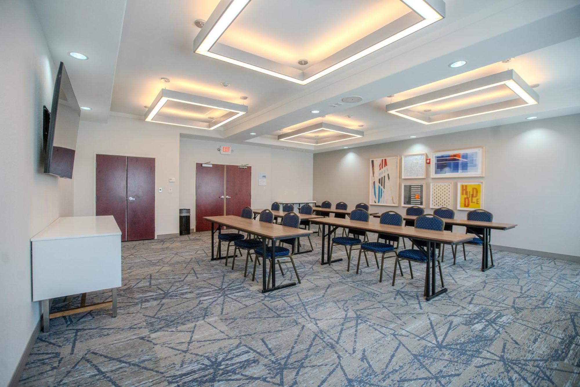 Holiday Inn Express & Suites Cleveland By Ihg Ngoại thất bức ảnh