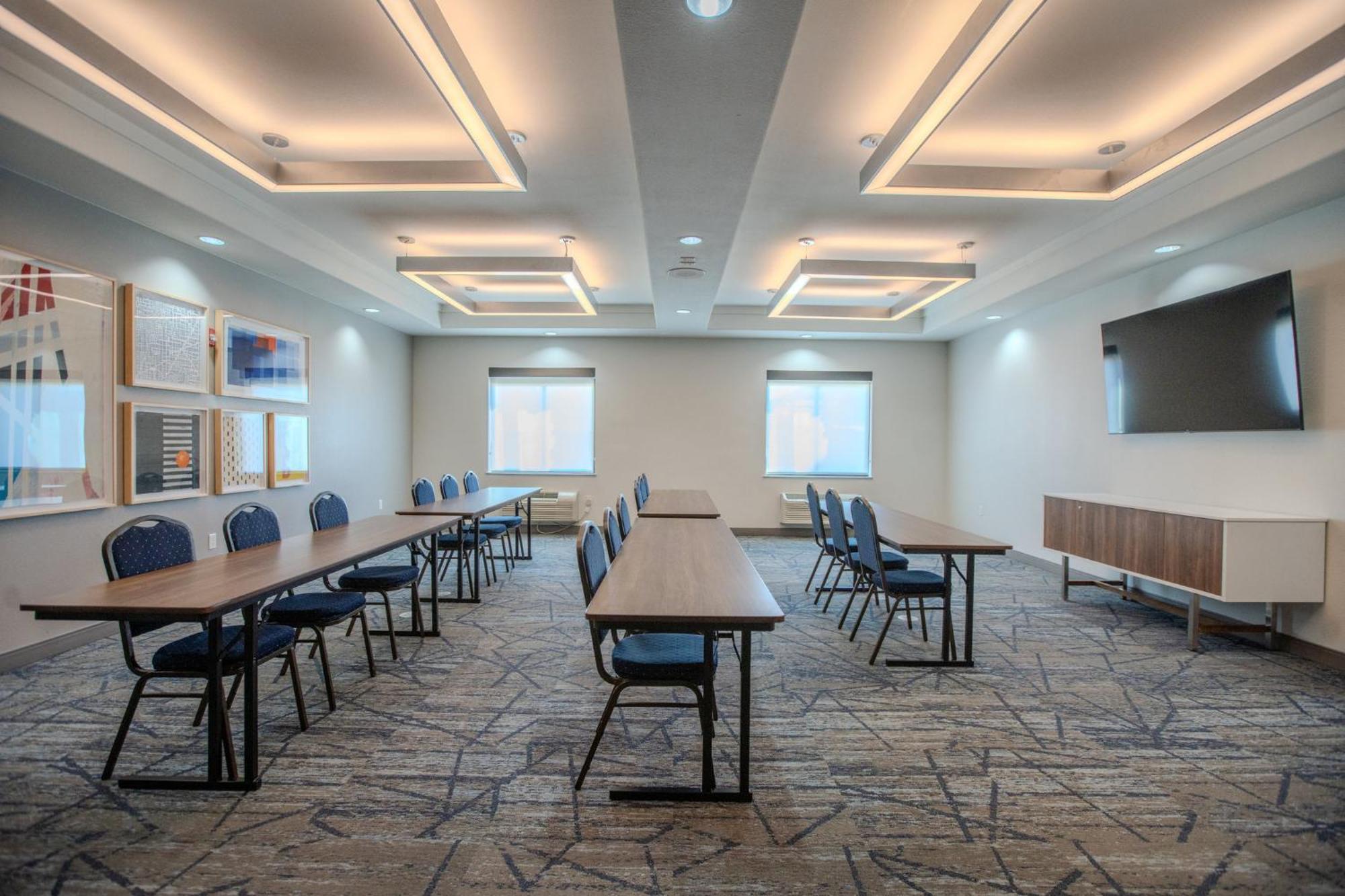 Holiday Inn Express & Suites Cleveland By Ihg Ngoại thất bức ảnh