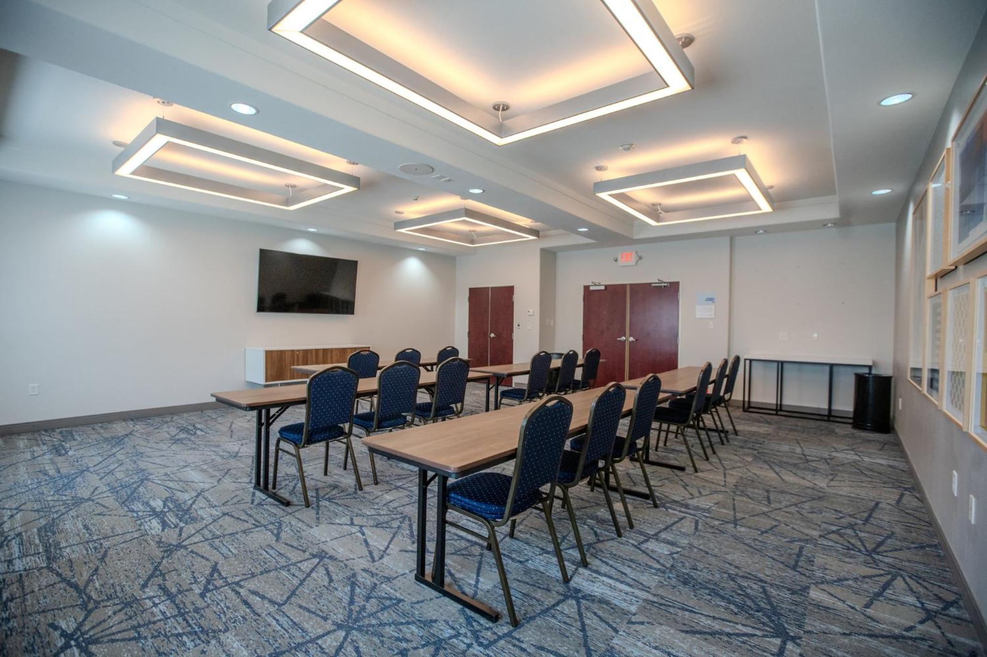 Holiday Inn Express & Suites Cleveland By Ihg Ngoại thất bức ảnh