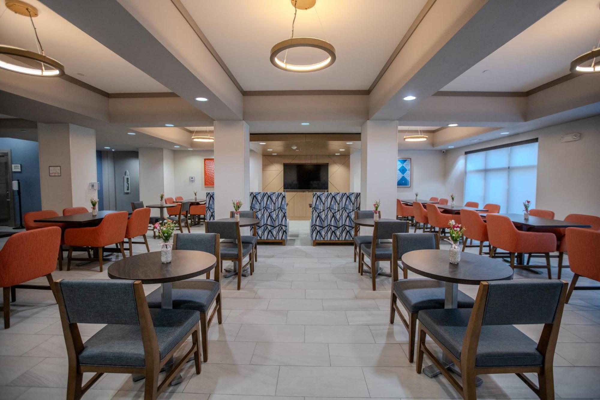 Holiday Inn Express & Suites Cleveland By Ihg Ngoại thất bức ảnh
