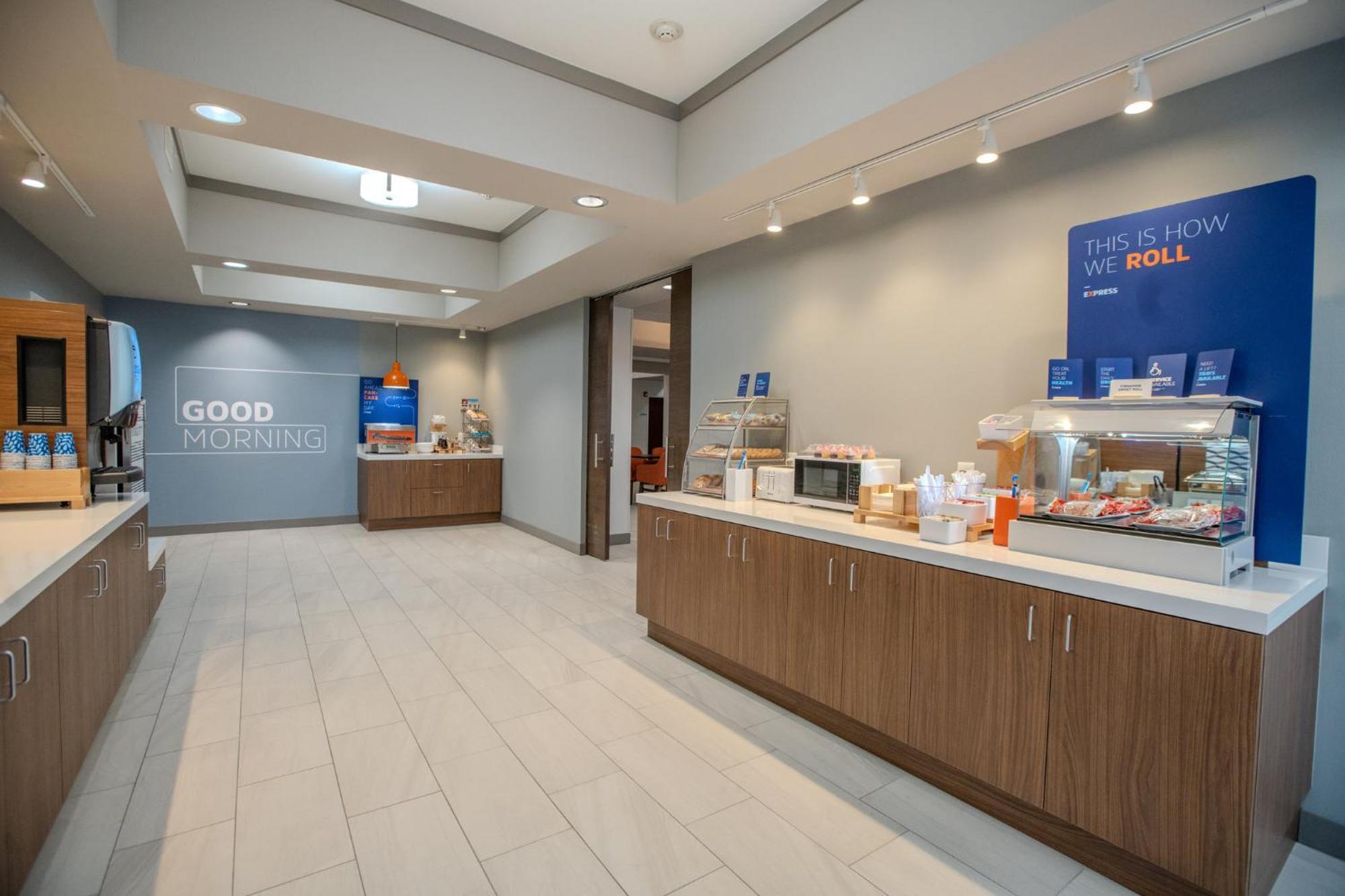 Holiday Inn Express & Suites Cleveland By Ihg Ngoại thất bức ảnh