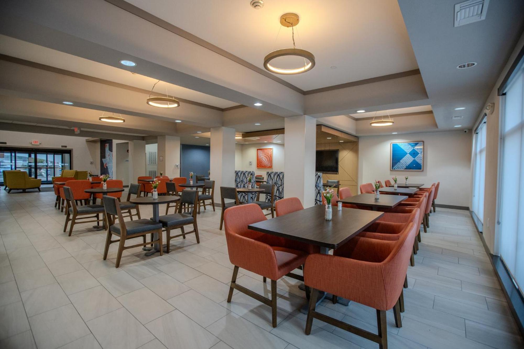 Holiday Inn Express & Suites Cleveland By Ihg Ngoại thất bức ảnh