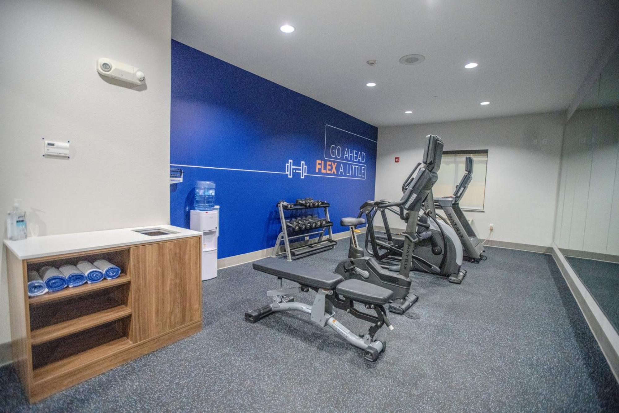 Holiday Inn Express & Suites Cleveland By Ihg Ngoại thất bức ảnh