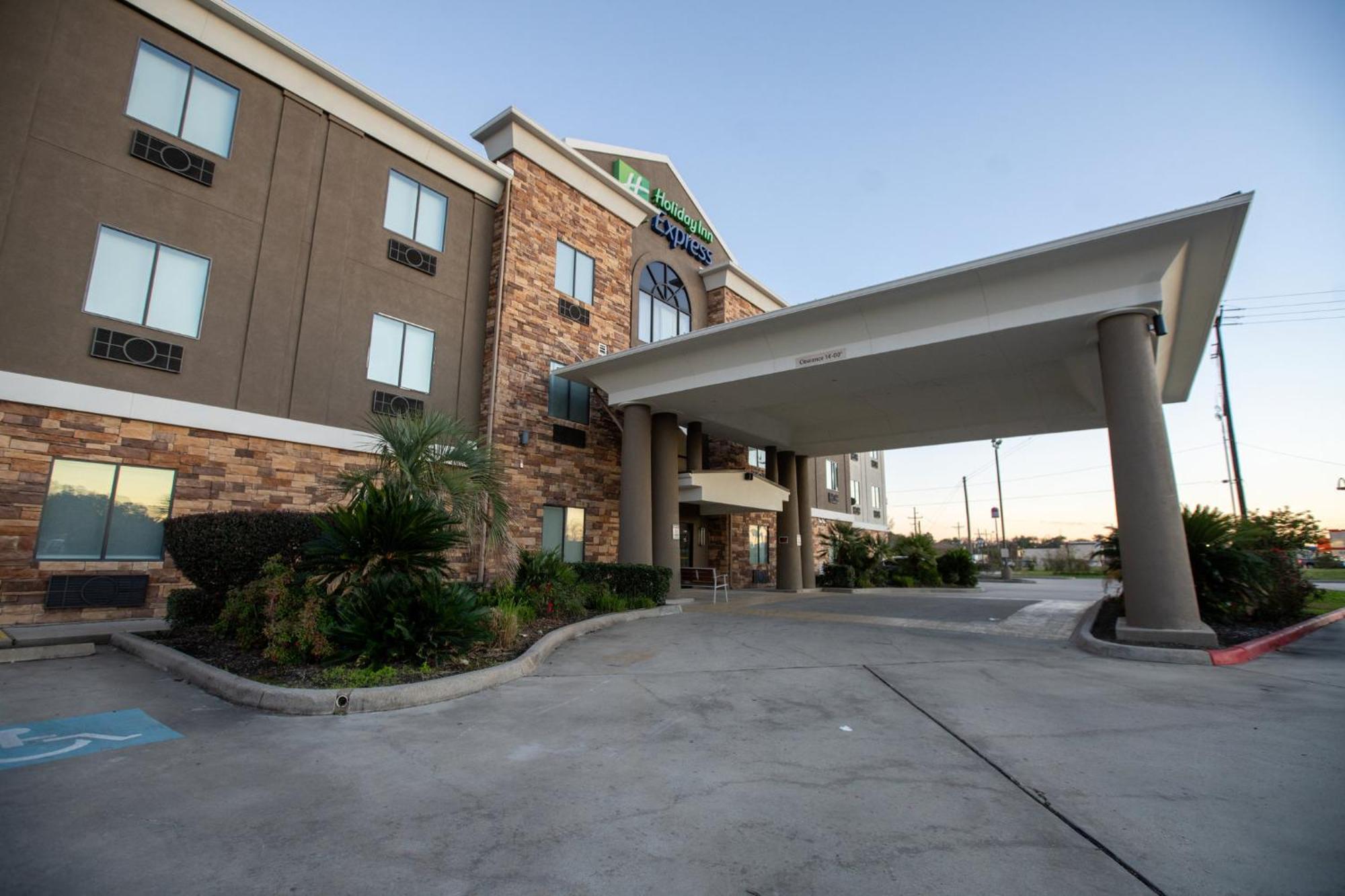 Holiday Inn Express & Suites Cleveland By Ihg Ngoại thất bức ảnh