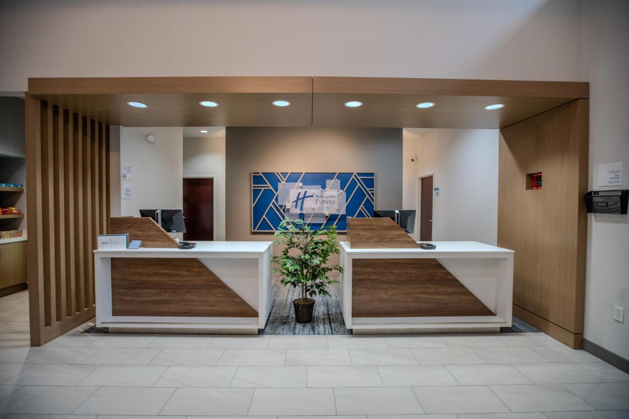 Holiday Inn Express & Suites Cleveland By Ihg Ngoại thất bức ảnh