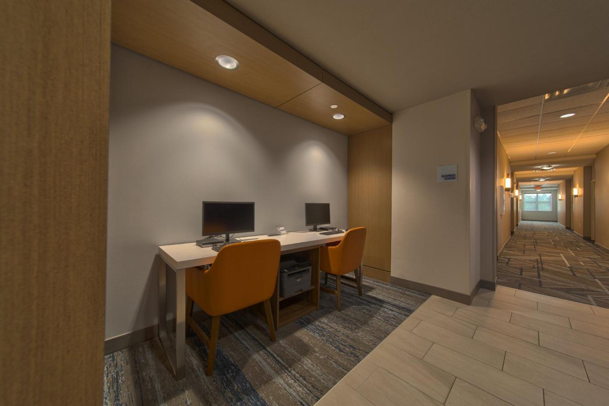 Holiday Inn Express & Suites Cleveland By Ihg Ngoại thất bức ảnh